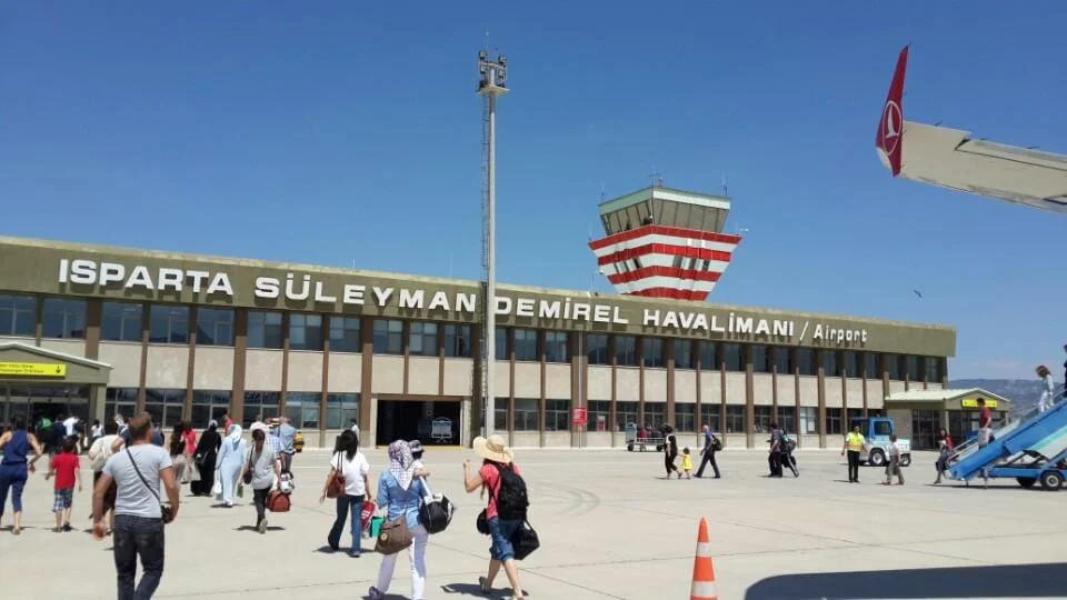 Аэропорт Испарты Сюлеймана Демиреля